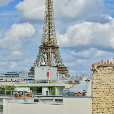 Spacious 2br With Eiffel Tower View & Balcony *